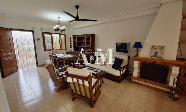 Alquiler a largo plazo - Apartamento / piso - Punta Prima