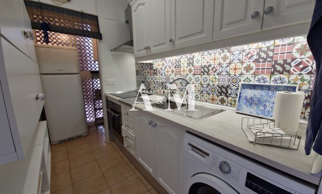 Alquiler a largo plazo - Apartamento / piso - Punta Prima