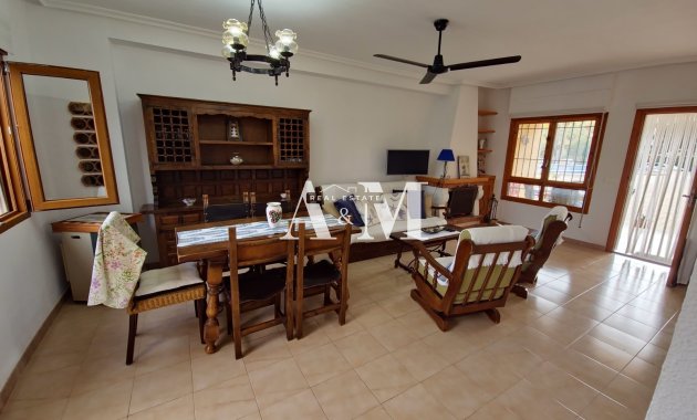 Alquiler a largo plazo - Apartamento / piso - Punta Prima