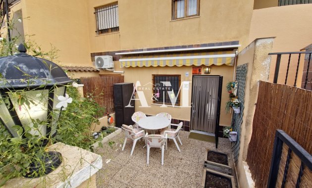 Alquiler a largo plazo - Apartamento / piso - Punta Prima
