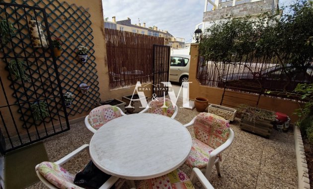 Alquiler a largo plazo - Apartamento / piso - Punta Prima