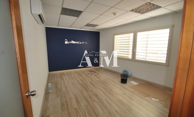 Long Term Rental - Commercial - Torrevieja - Parque de las Naciones