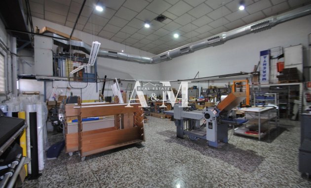 Long Term Rental - Commercial - Torrevieja - Parque de las Naciones