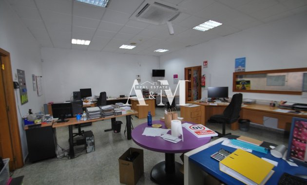 Long Term Rental - Commercial - Torrevieja - Parque de las Naciones