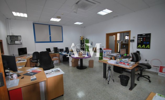 Long Term Rental - Commercial - Torrevieja - Parque de las Naciones