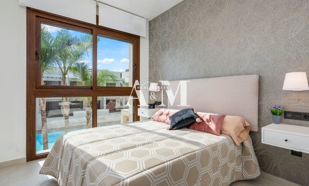 Новое здание - low-bungalow - Torrevieja