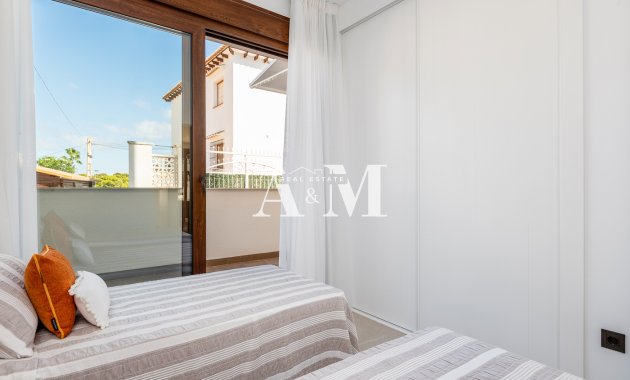 Новое здание - low-bungalow - Torrevieja