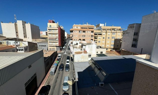 Alquiler a largo plazo - Apartamento / piso - Torrevieja - Centro
