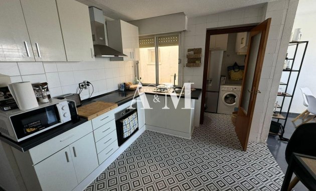 Alquiler a largo plazo - Apartamento / piso - Torrevieja - Centro