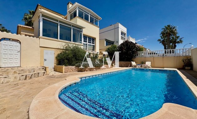 Resale - Chalet - Orihuela Costa - Villamartín