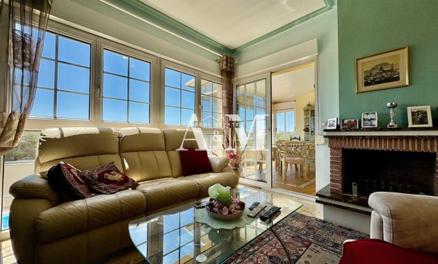 Resale - Chalet - Orihuela Costa - Villamartín