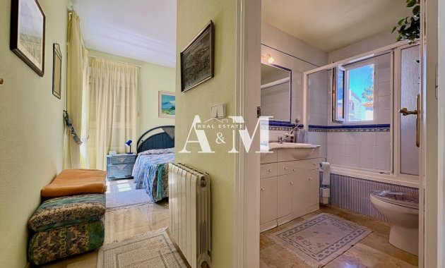 Resale - Chalet - Orihuela Costa - Villamartín
