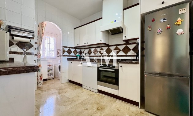 Resale - Chalet - Orihuela Costa - Villamartín