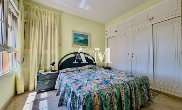 Resale - Chalet - Orihuela Costa - Villamartín