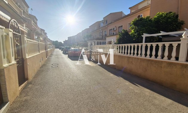 Resale - Townhouse - Orihuela Costa - Playa Flamenca