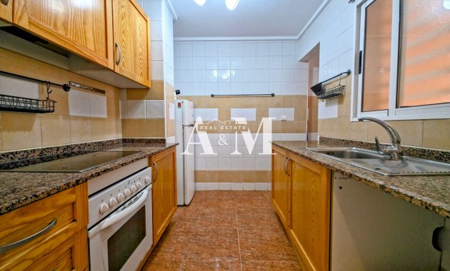 Долгосрочная аренда - Квартира / квартира - Torrevieja - Centro