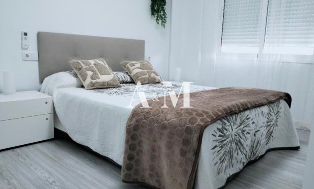 Alquiler a largo plazo - Apartamento / piso - Santa Pola - Puerto