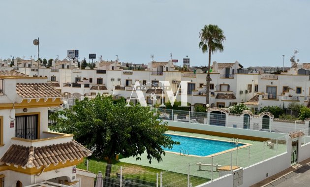 Resale - Townhouse - Torrevieja - La Siesta - El Salado -  Torreta