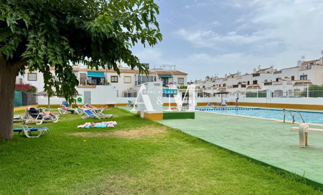Resale - Townhouse - Torrevieja - La Siesta - El Salado -  Torreta