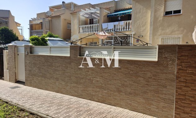 Долгосрочная аренда - Бунгало - Torrevieja - Nueva Torrevieja - Aguas Nuevas