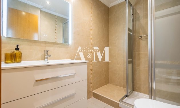 Resale - Apartment / flat - Torrevieja - Playa del Cura