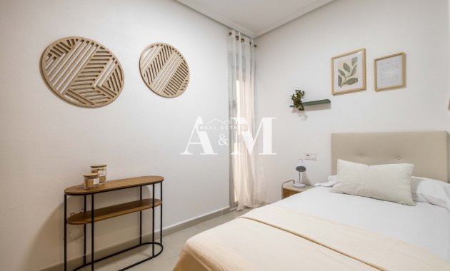 Resale - Apartment / flat - Torrevieja - Playa del Cura