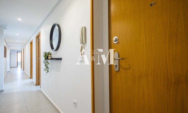 Resale - Apartment / flat - Torrevieja - Playa del Cura