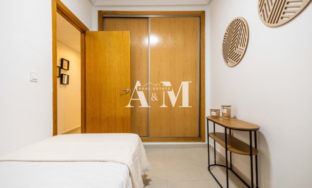 Resale - Apartment / flat - Torrevieja - Playa del Cura