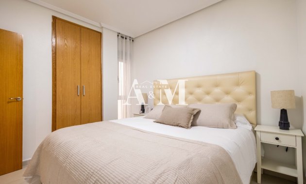 Resale - Apartment / flat - Torrevieja - Playa del Cura
