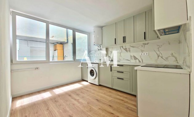 Resale - Apartment / flat - Torrevieja - El Acequión - Los Náufragos