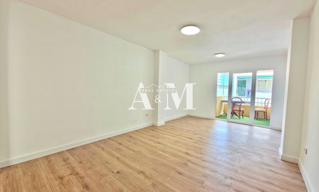 Resale - Apartment / flat - Torrevieja - El Acequión - Los Náufragos