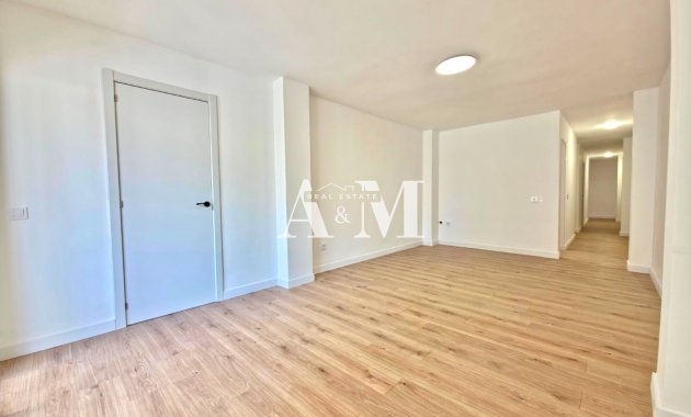 Resale - Apartment / flat - Torrevieja - El Acequión - Los Náufragos