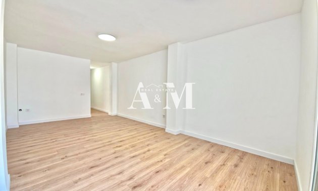 Resale - Apartment / flat - Torrevieja - El Acequión - Los Náufragos