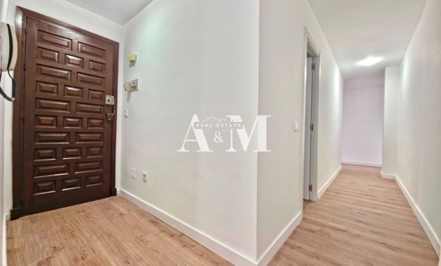 Resale - Apartment / flat - Torrevieja - El Acequión - Los Náufragos