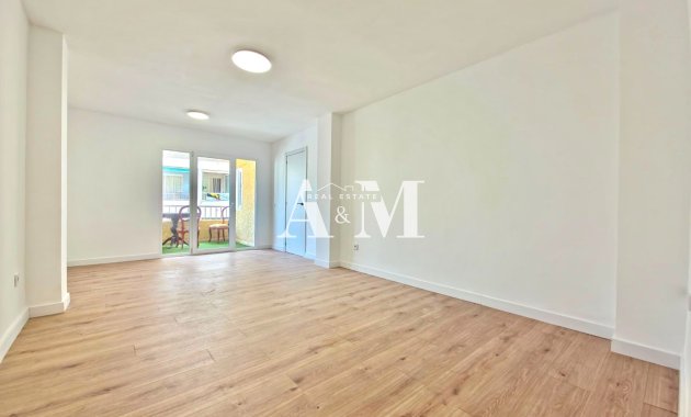 Resale - Apartment / flat - Torrevieja - El Acequión - Los Náufragos