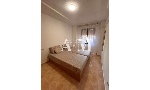 Alquiler a largo plazo - Apartamento / piso - Torrevieja - El Acequión - Los Náufragos