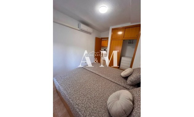 Alquiler a largo plazo - Apartamento / piso - Torrevieja - El Acequión - Los Náufragos