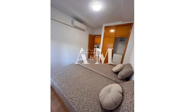 Alquiler a largo plazo - Apartamento / piso - Torrevieja - El Acequión - Los Náufragos