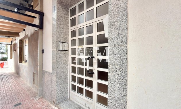 Resale - Apartment / flat - Torrevieja - Playa del Cura