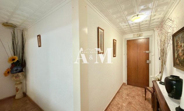 Resale - Apartment / flat - Torrevieja - Playa del Cura